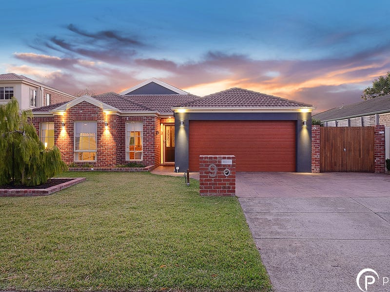 9 Grange Circuit, Beaconsfield, Vic 3807 Property Details
