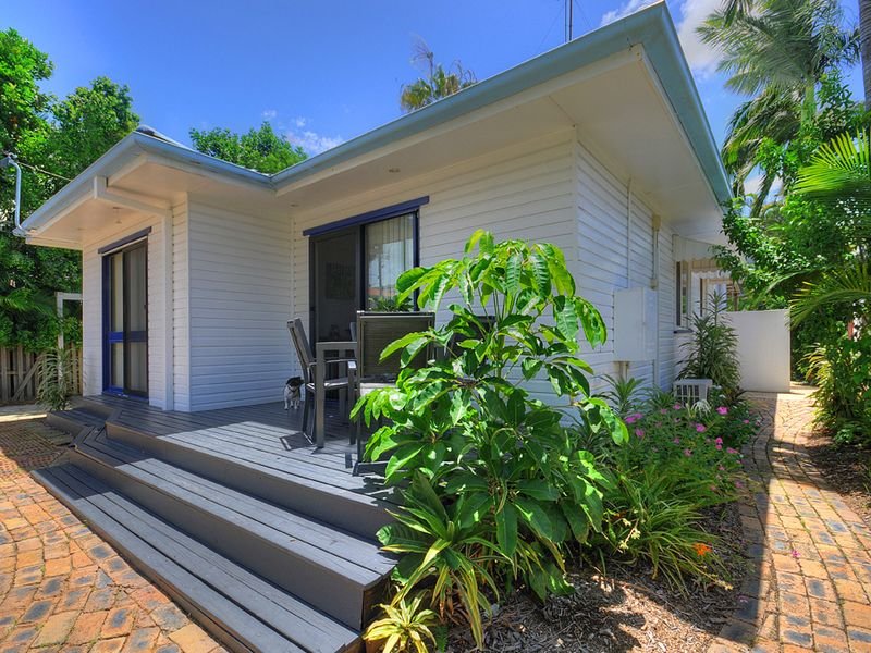 39 Robert Street, Labrador, Qld 4215 Property Details