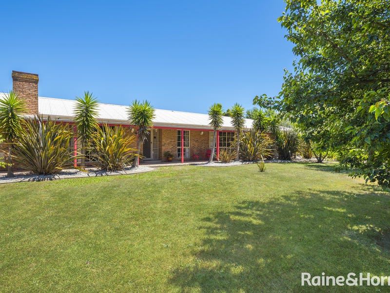 9 Skyline Drive, Gisborne, Vic 3437 Property Details