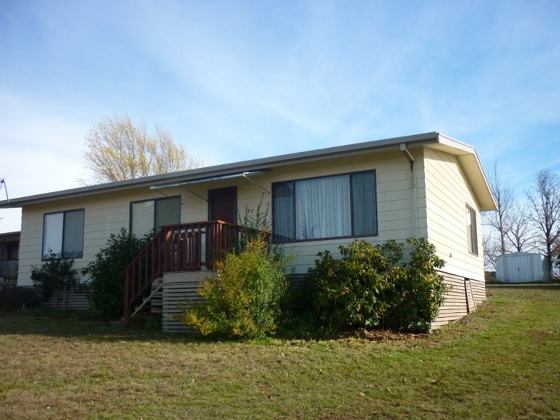 27 Stoke Street, Adaminaby, NSW 2629