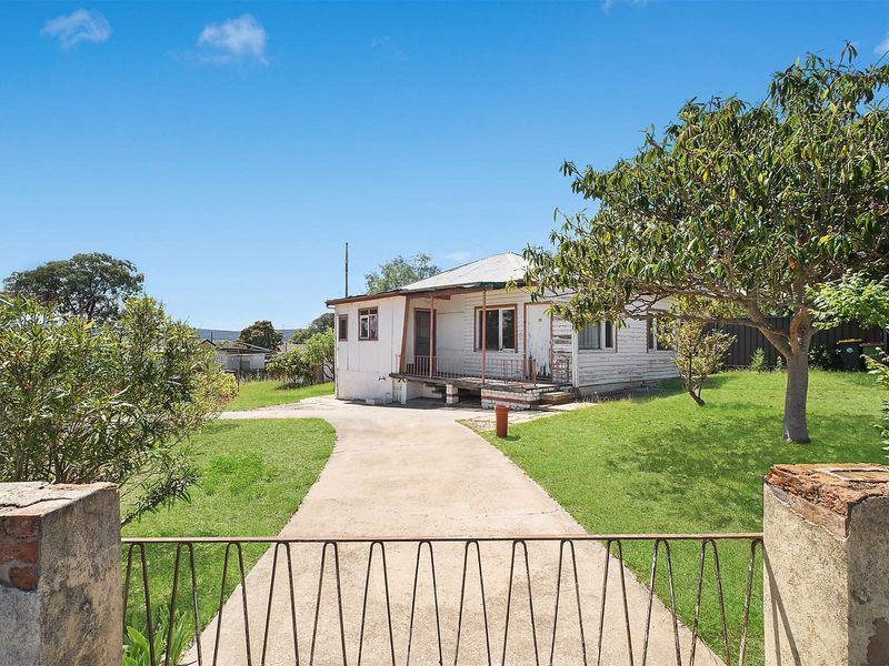 13 Fairmount Crescent, Queanbeyan, NSW 2620 Property Details