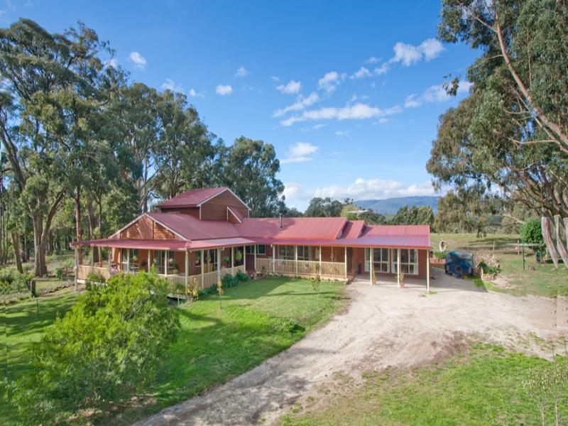 33 Old Ashbourne Road, Woodend, VIC 3442
