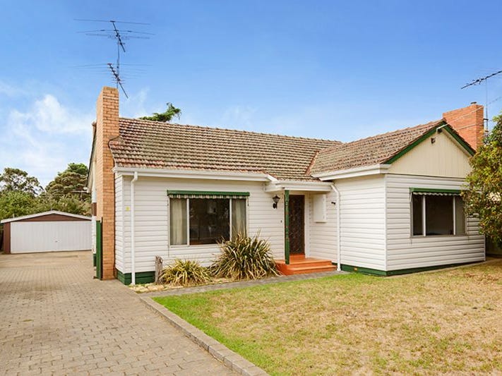 3 Montgomery Avenue, Hamlyn Heights, VIC 3215