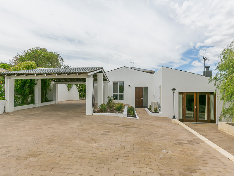 1 Ashley Drive, Kelmscott, WA 6111 Property Details