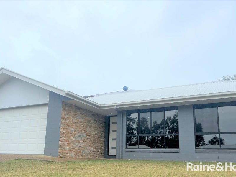 33 Stoneybrook Drive, Glen Eden, QLD 4680