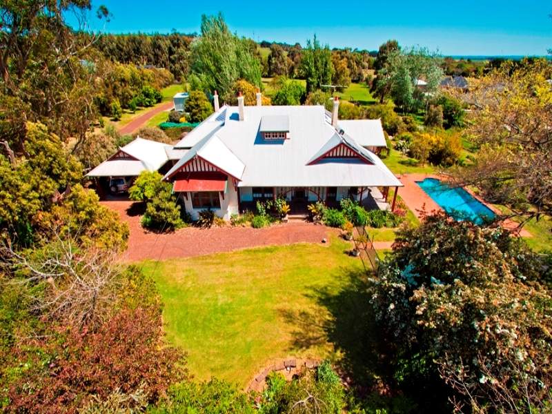 92 Bowen Street, Camperdown, Vic 3260 Property Details