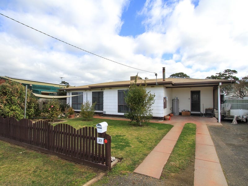 37 Justice Parade, Heyfield, Vic 3858 Property Details