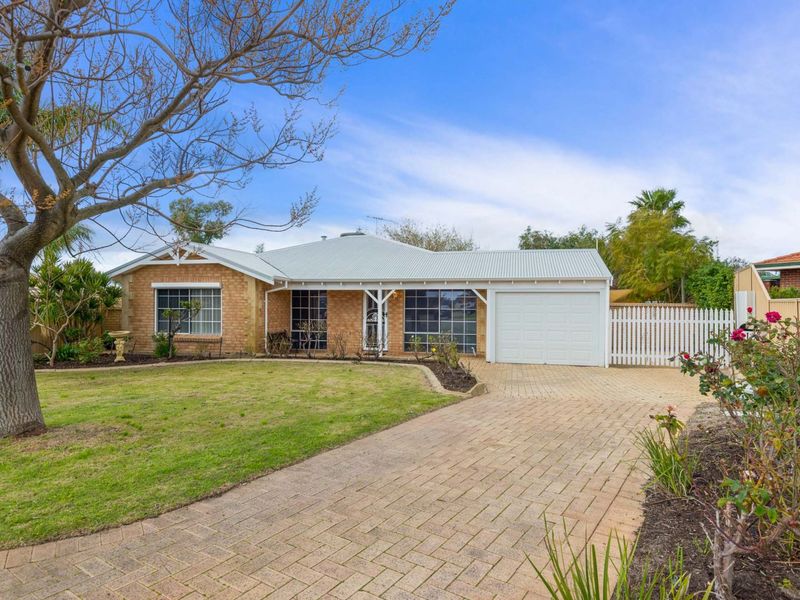 18 Drevon Place, Marangaroo, WA 6064 Property Details