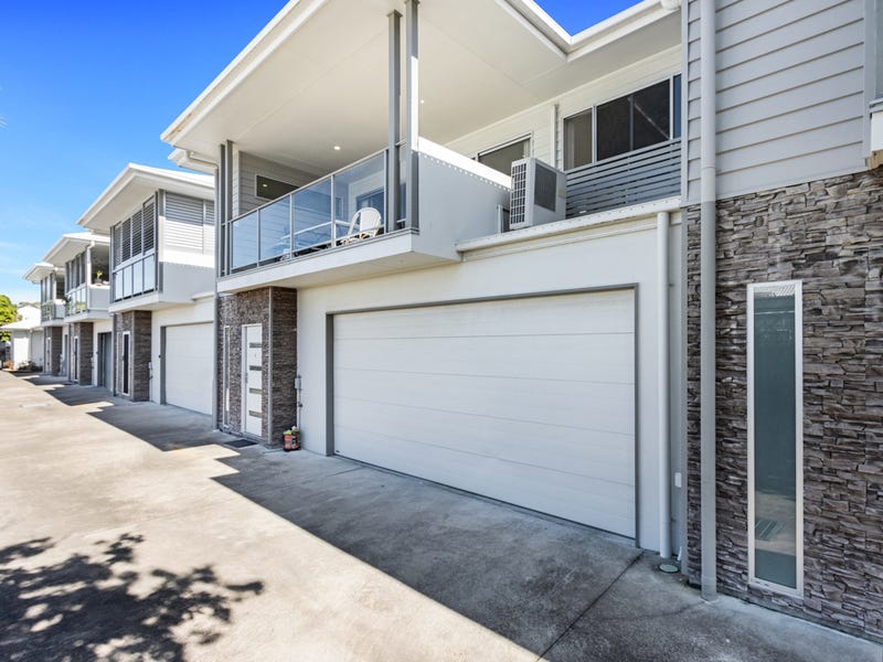 UNIT 5 542 Esplanade, Urangan, Qld 4655 Townhouse for Sale