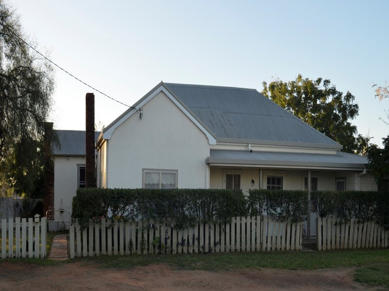 5 Enmore St, Trangie, NSW 2823 Property Details