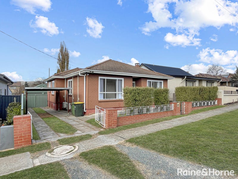 14 Mcintosh Street, Queanbeyan, NSW 2620
