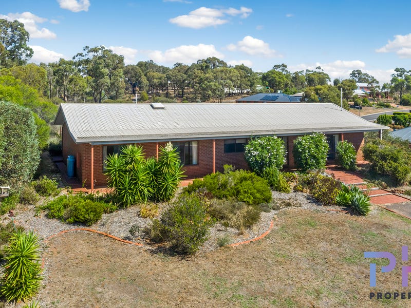 20 Michelle Drive, Maiden Gully, VIC 3551