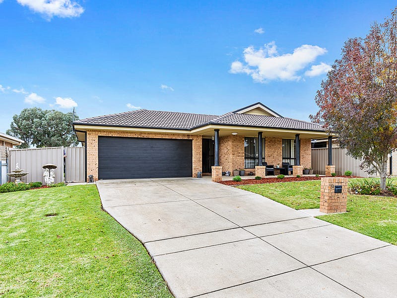 24 Swan Street, Ashmont, NSW 2650