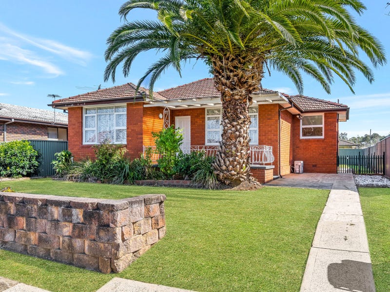 73 Brisbane Road, St Johns Park, NSW 2176 73 Brisbane Road, St Johns Park, NSW 2176