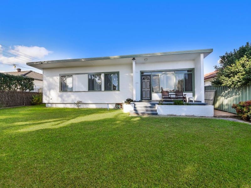 104 Bardia Parade, Holsworthy, NSW 2173