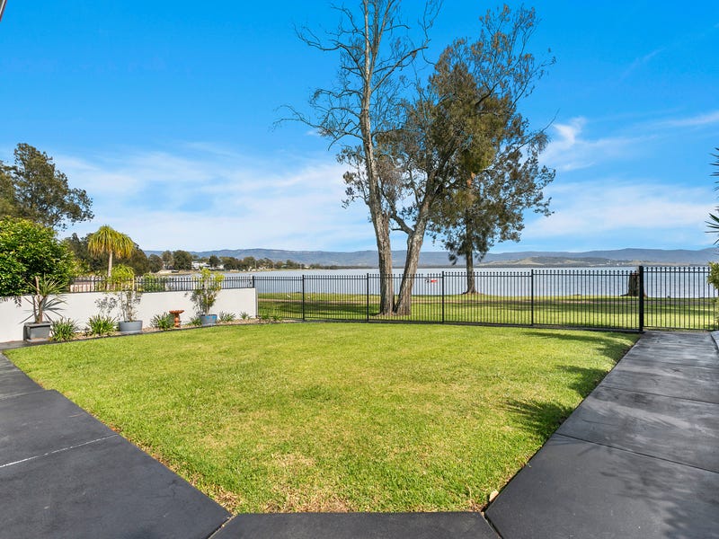 23 The Esplanade, Oak Flats, NSW 2529