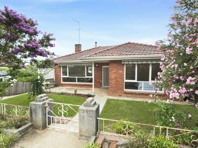 84 Ross Road, Queanbeyan, NSW 2620 Property Details
