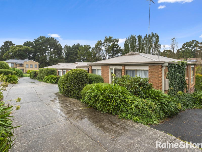 2/36 Howey Street, Gisborne, Vic 3437 Property Details