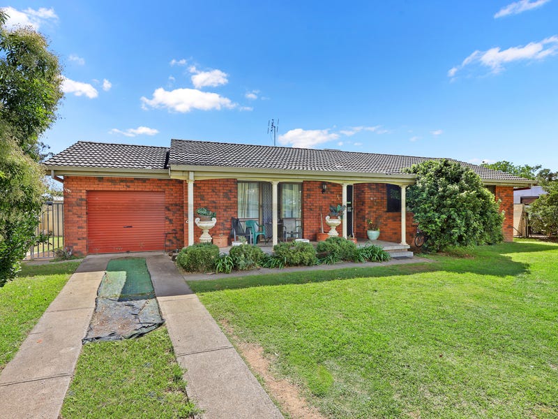 33 Waree Drive, Tamworth, NSW 2340 Property Details