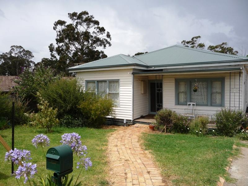 82 Longwarry Road, Drouin, Vic 3818 Property Details