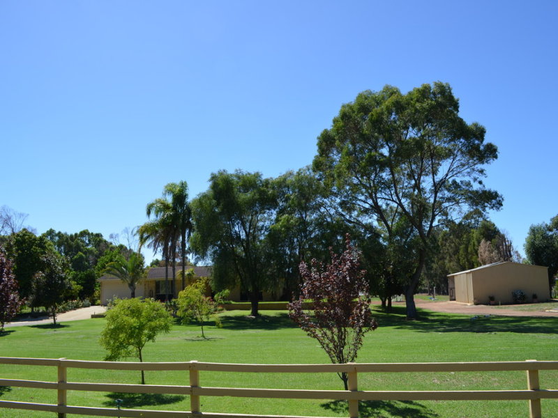 40 Carl Street, Muchea, WA 6501 Property Details