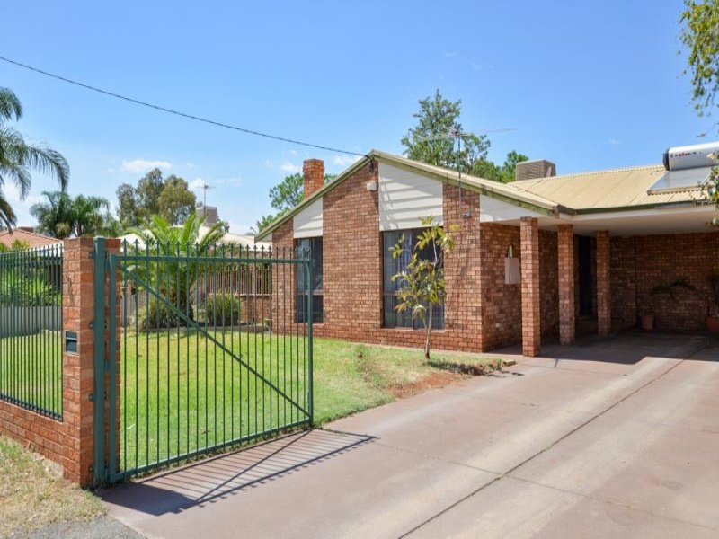 94 North Terrace, Victory Heights, WA 6432