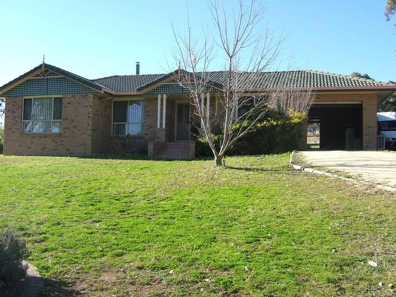 76 Runnymede Dr, Inverell, NSW 2360 Property Details