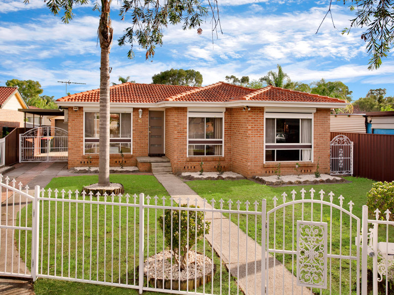 44 Tallagandra Drive, Quakers Hill, NSW 2763