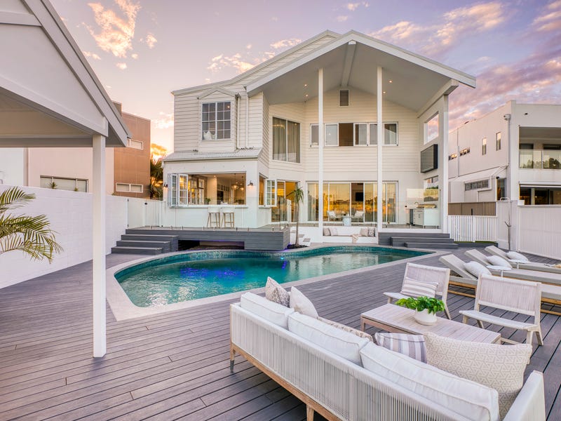 10 Helen Court, Broadbeach Waters, Qld 4218 House for Sale