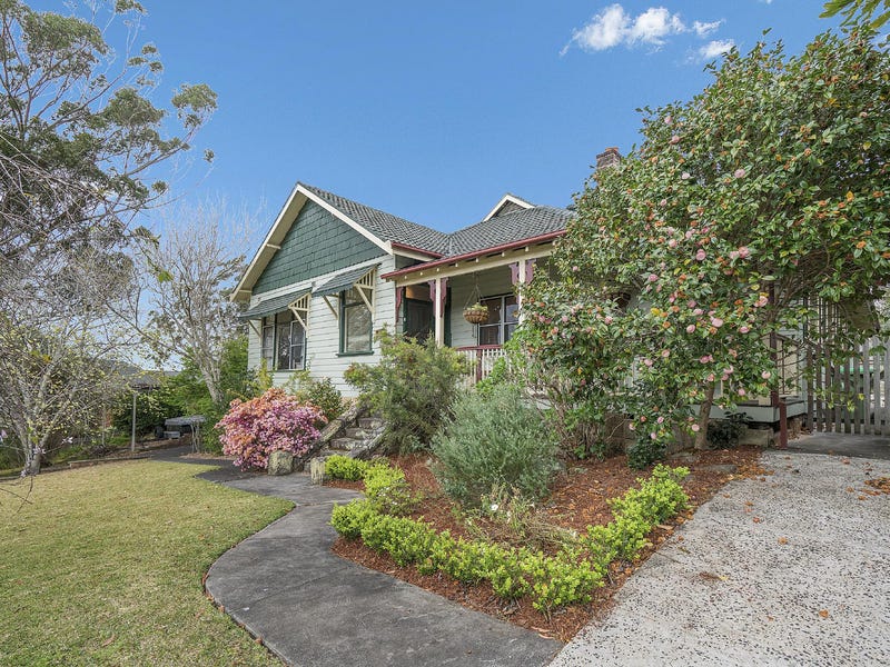 18 Avenue, Wyoming, NSW 2250 Property Details