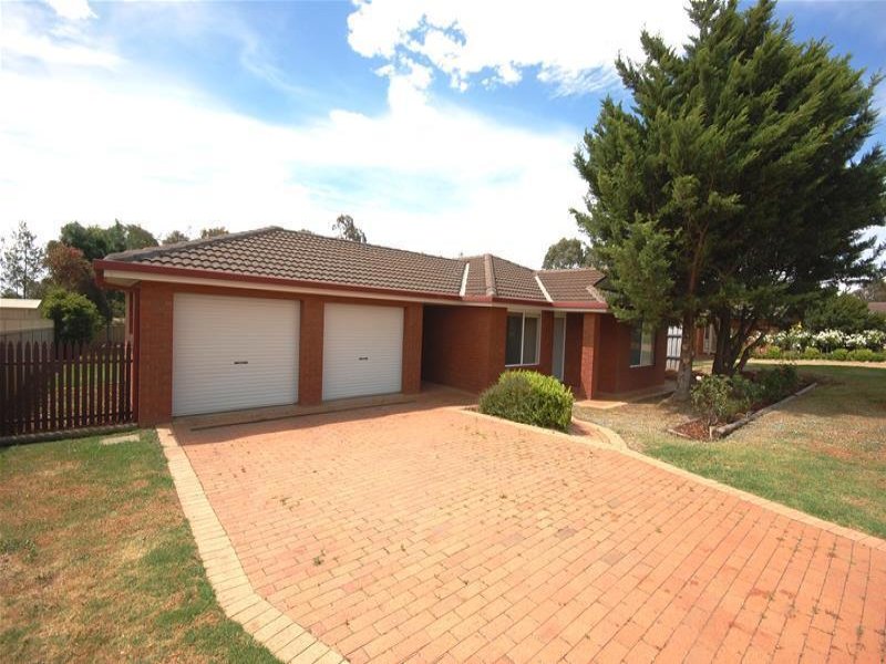 17 Bourkelands Drive, Bourkelands, NSW 2650 Property Details