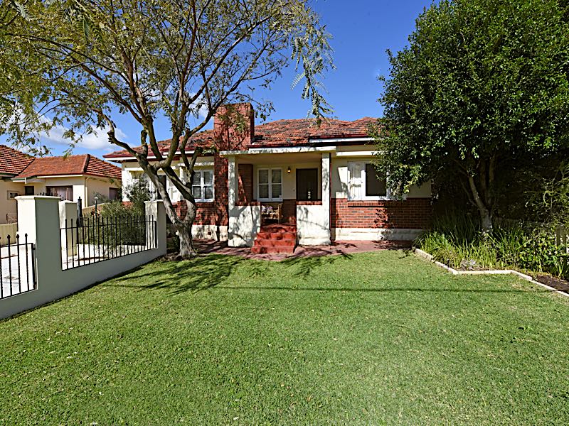 167 Samson Street, White Gum Valley, WA 6162