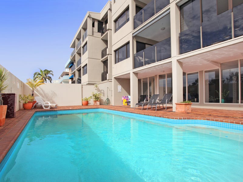 2/21 Boolarong Cres, Alexandra Headland, QLD 4572