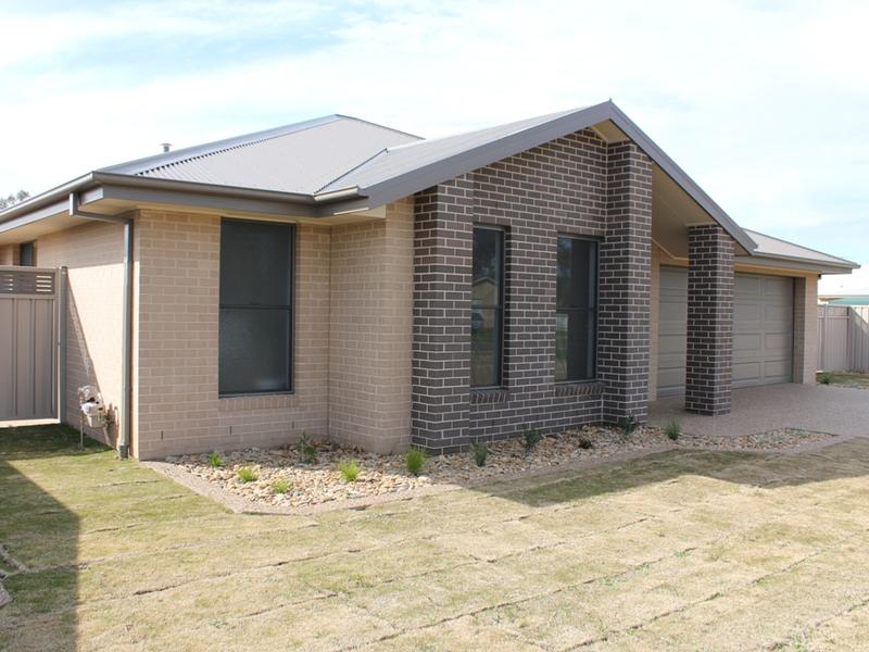 143 Golf Club Drive, Howlong, NSW 2643