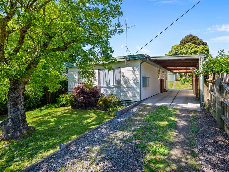 16 Railway Road, Neerim South, VIC 3831