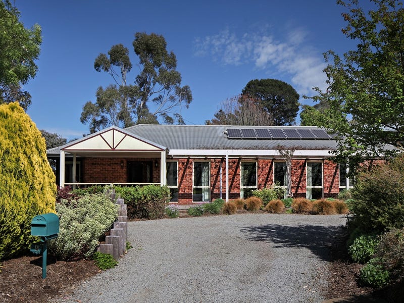 4 Thomas Court, Woodend, Vic 3442 Property Details