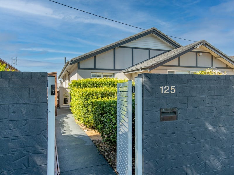 125 Stewart Avenue, Hamilton South, NSW 2303