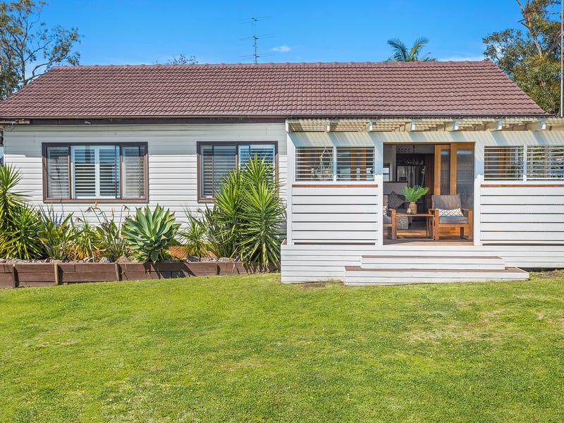 23 Griffiths Street, Oak Flats, NSW 2529