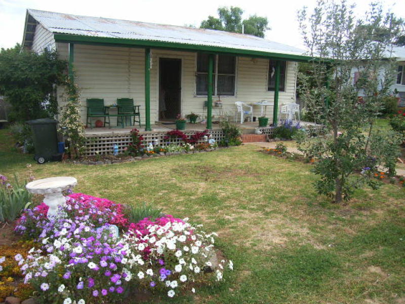 10 Irwin Street, Coolah, NSW 2843 Property Details