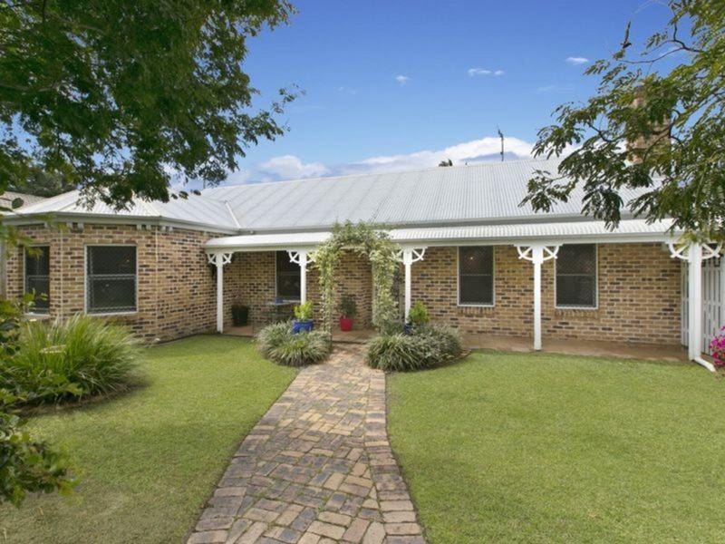 72 Moselle Drive, Thornlands, Qld 4164 Property Details