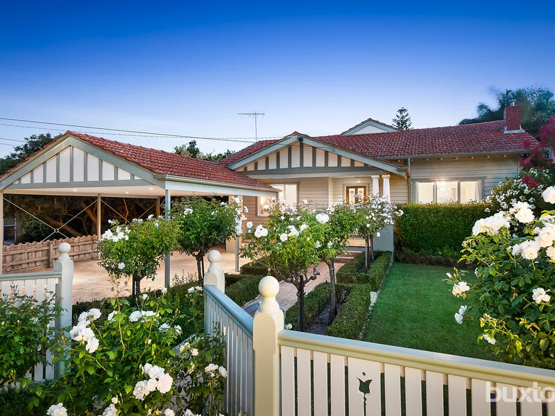 18 Raynes Park Road, Hampton, Vic 3188 Property Details