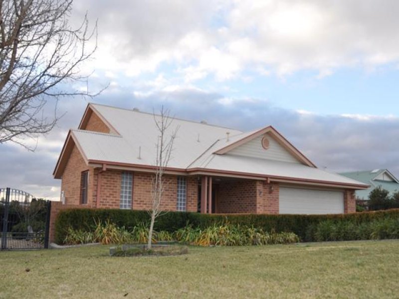 5 Maple Close, Kelso, NSW 2795