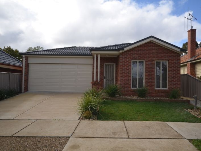 66A Raglan Street, White Hills, VIC 3550