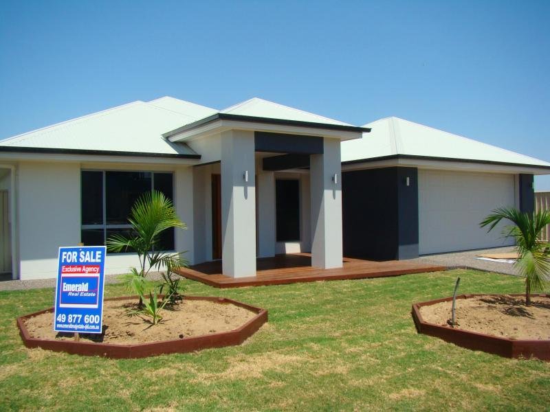 48 Jeppesen Drive Emerald Qld 4720 Realestate Com Au