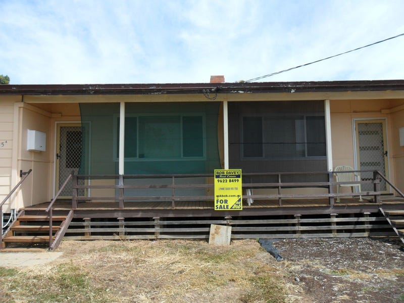 15 Pollock Avenue, Merredin, WA 6415