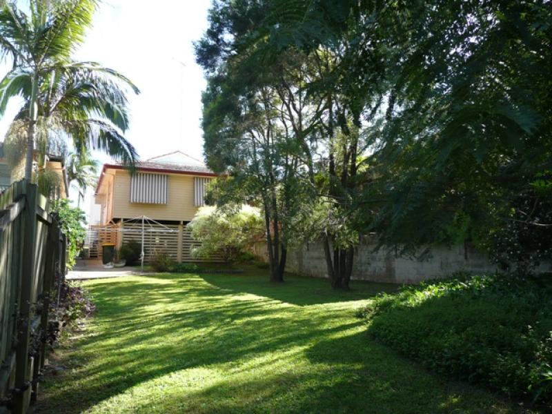 92 Dewar Terrace, Sherwood, Qld 4075 Property Details