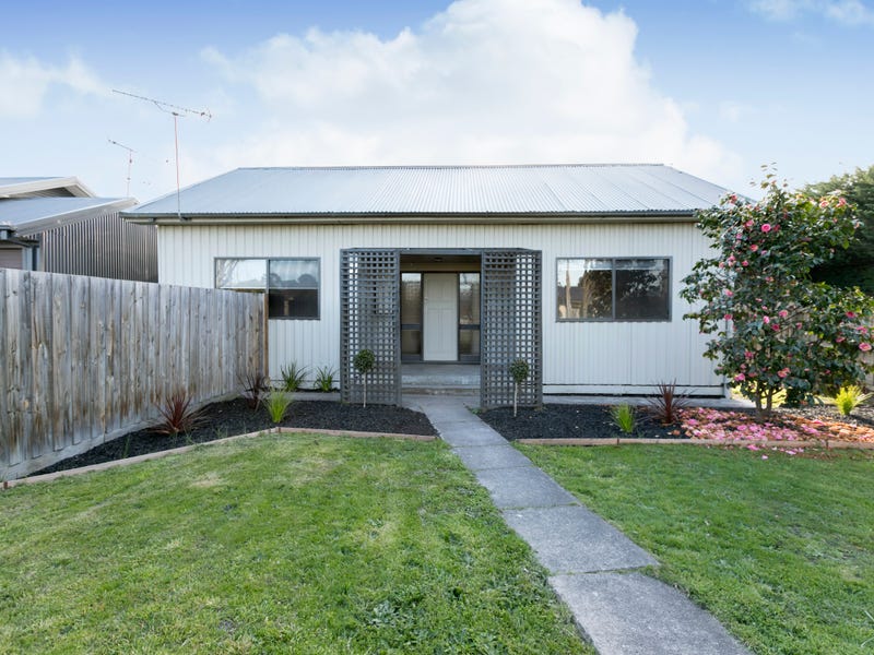 62 Moore St, Moe, Vic 3825 Property Details