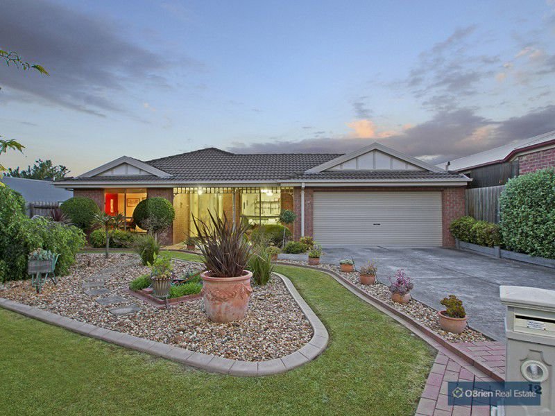 12 Hampton Court, Beaconsfield, Vic 3807 Property Details