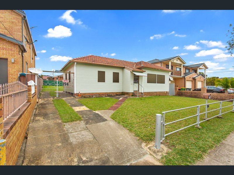 194 Noble Avenue, Greenacre, NSW 2190