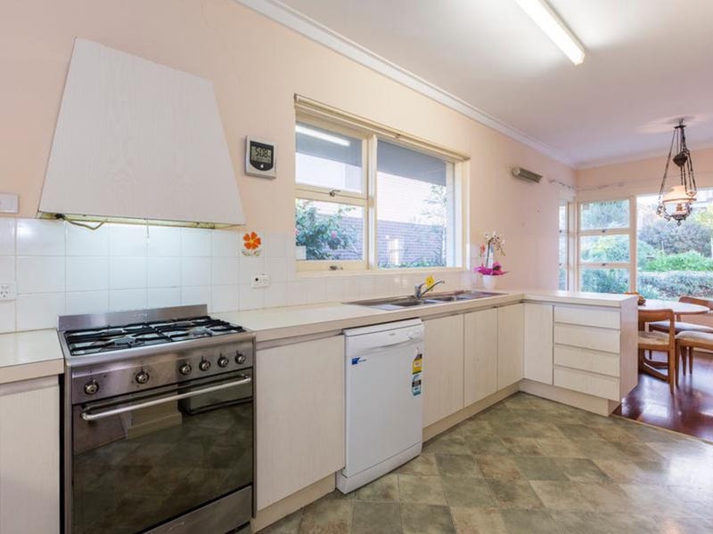 15 Palana Road, City Beach, WA 6015 15 Palana Road, City Beach, WA 6015